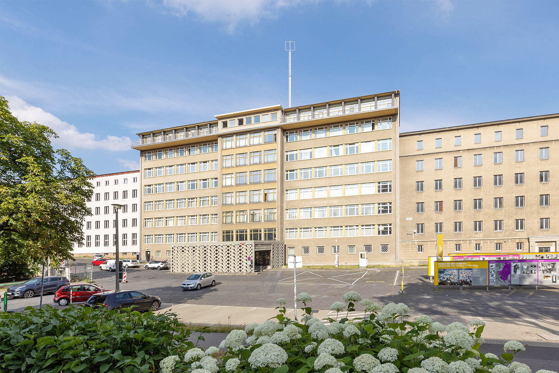 Das zentrale Gebäude des Ministeriums für Staatssicherheit in Berlin-Lichtenberg. 
